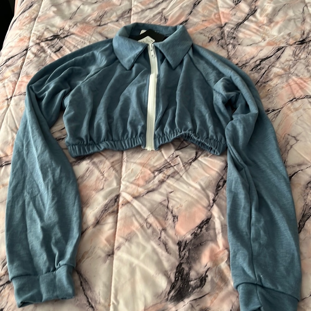 Cropped Blue zip up sweater